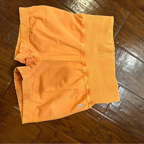Free people good karma shorts - Picture 2 of 2